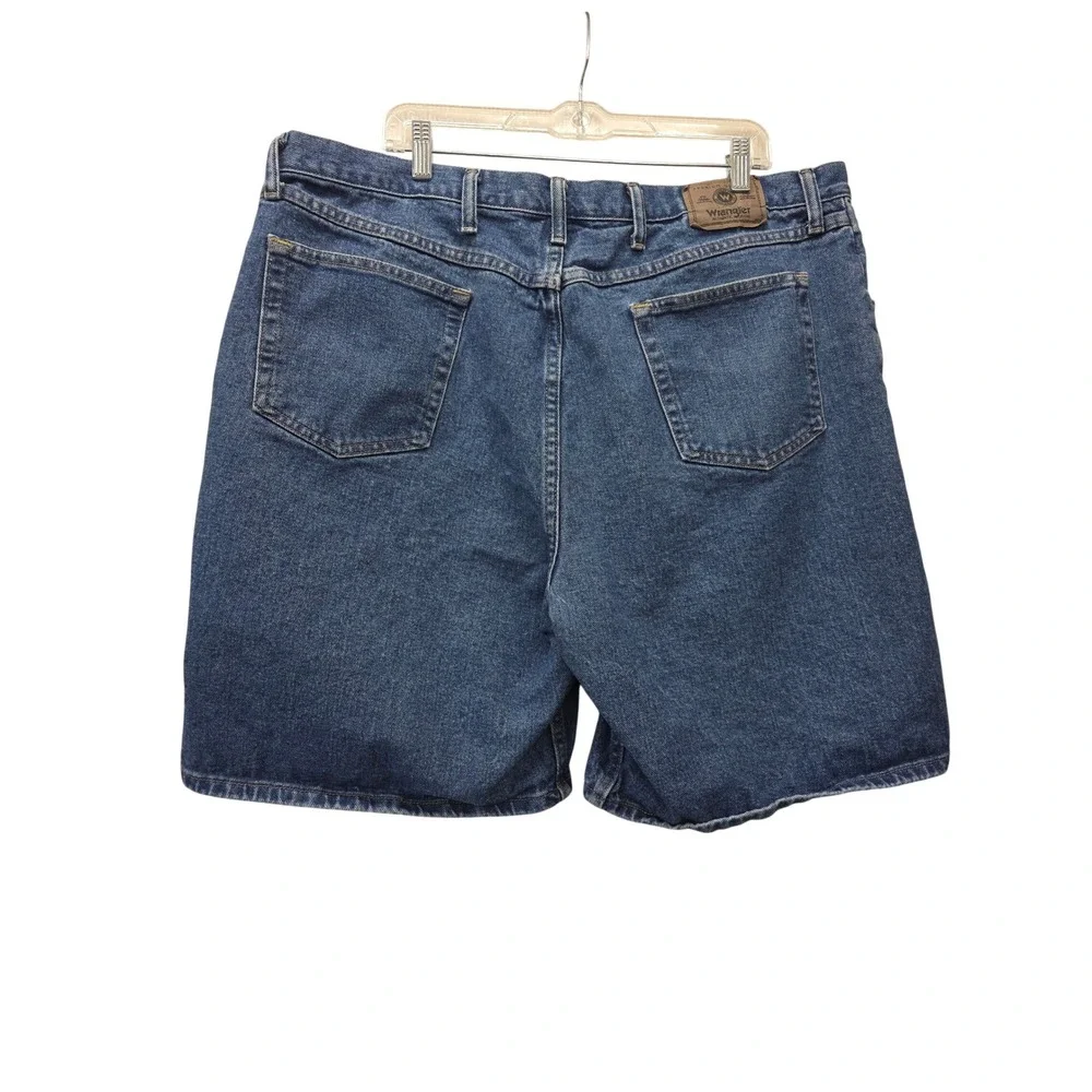 Wrangler Mens Relaxed Fit Denim Shorts Blue Medium Wash Size 42 - Picture 2 of 8